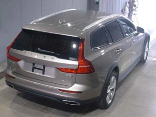VOLVO V60 2022