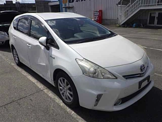 TOYOTA PRIUS ALPHA 2012