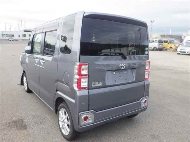 TOYOTA PIXIS MEGA 2020