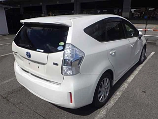 TOYOTA PRIUS ALPHA 2012