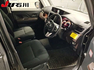 TOYOTA ROOMY 2017