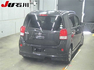 TOYOTA PORTE 2012