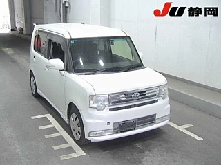 TOYOTA PIXIS SPACE 2014