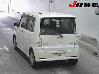 TOYOTA PIXIS SPACE 2014