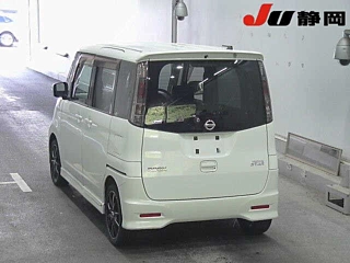NISSAN ROOX 2011