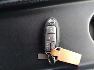 NISSAN SERENA 2010