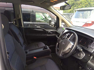 NISSAN SERENA 2010