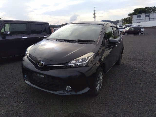 TOYOTA VITZ 2016