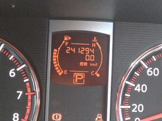 NISSAN SERENA 2010