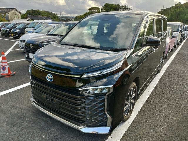 TOYOTA VOXY 2022