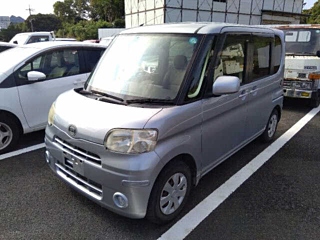 DAIHATSU TANTO 2011