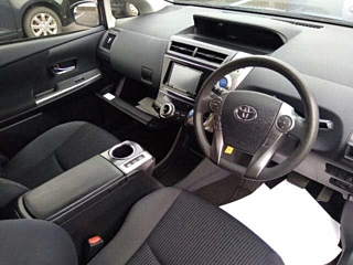 TOYOTA PRIUS ALPHA 2015