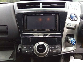 TOYOTA PRIUS ALPHA 2015