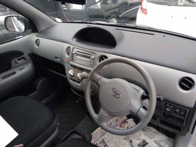 TOYOTA SIENTA 2010