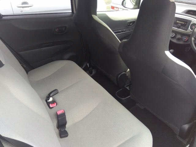 TOYOTA VITZ 2013