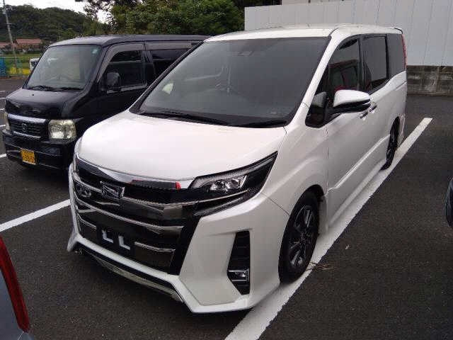 TOYOTA NOAH 2018