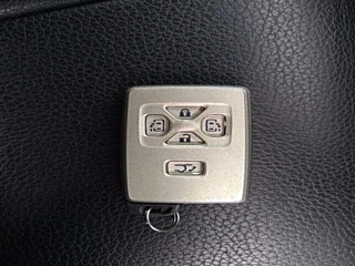 TOYOTA ALPHARD 2011
