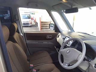 NISSAN ROOX 2011