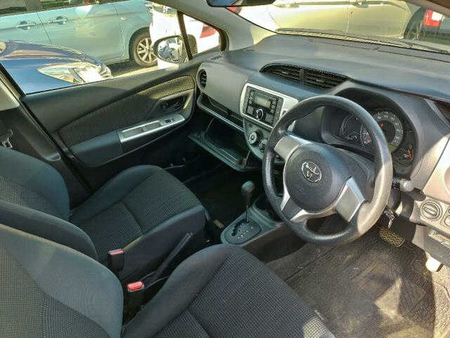 TOYOTA VITZ 2014