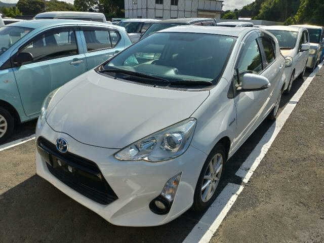 TOYOTA AQUA 2015