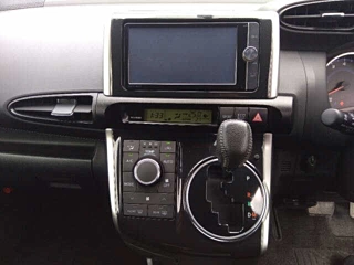 TOYOTA WISH 2012