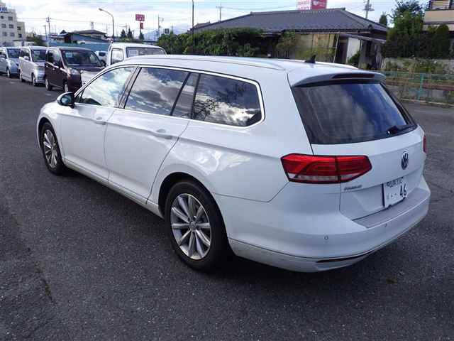VOLKSWAGEN PASSAT VARIANT 2016