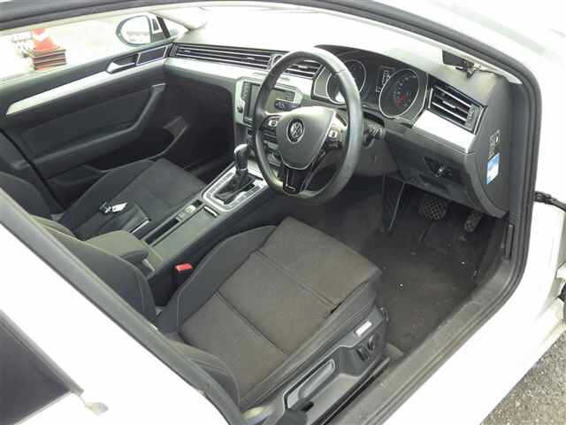 VOLKSWAGEN PASSAT VARIANT 2016