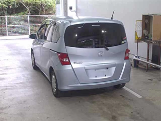 HONDA FREED 2010