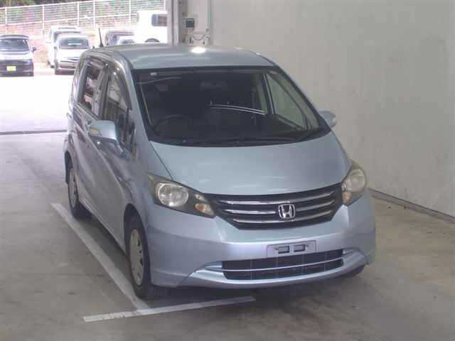 HONDA FREED 2010