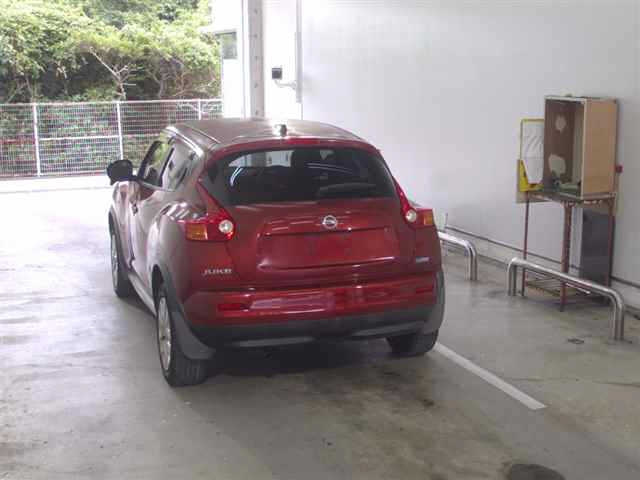 NISSAN JUKE 2011