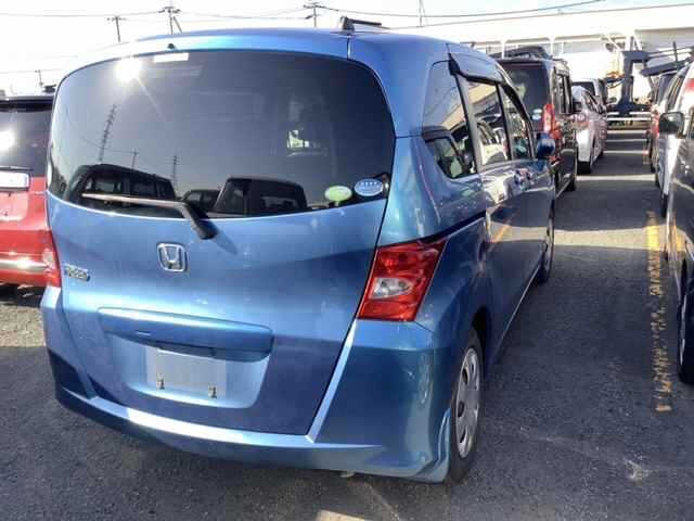HONDA FREED 2010