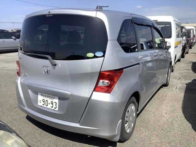 HONDA FREED 2009