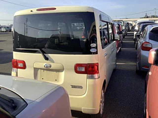 DAIHATSU TANTO 2010
