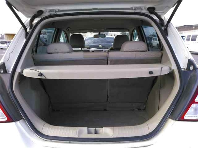 NISSAN TIIDA 2010