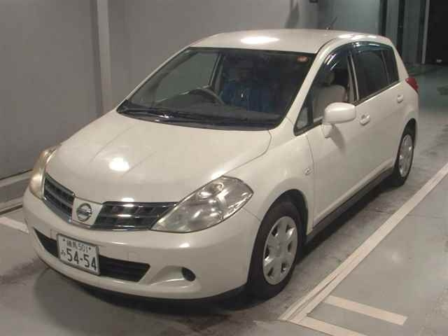 NISSAN TIIDA 2010