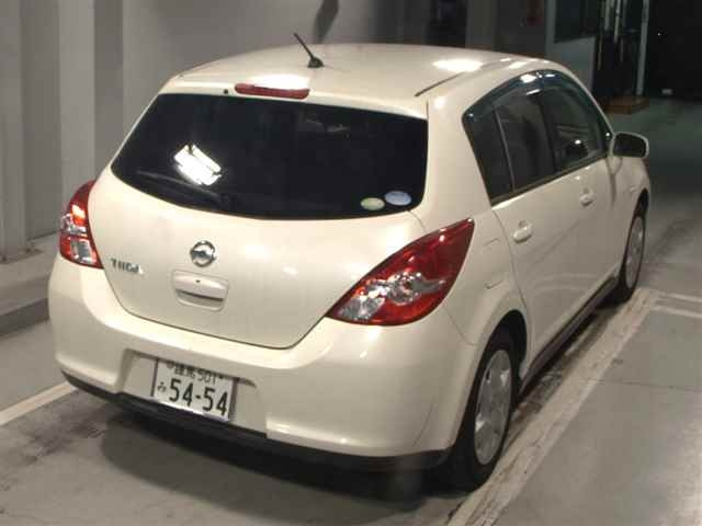 NISSAN TIIDA 2010