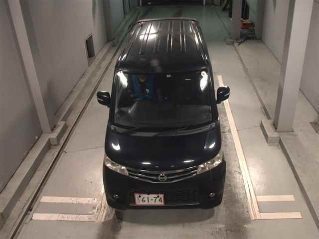 NISSAN ROOX 2010