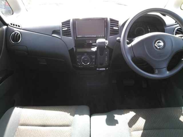 NISSAN ROOX 2010