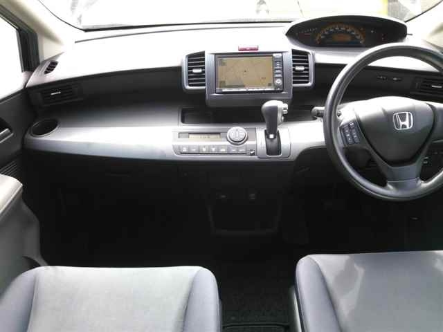 HONDA FREED 2009