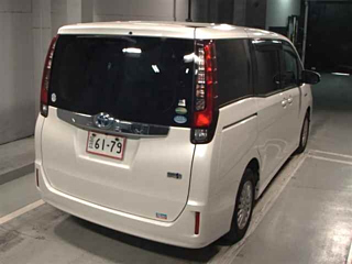 TOYOTA NOAH 2015
