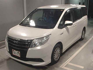 TOYOTA NOAH 2015