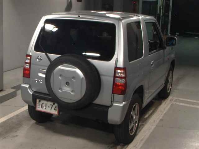 NISSAN KIX 2009