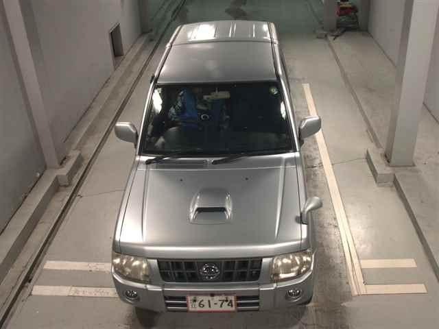 NISSAN KIX 2009