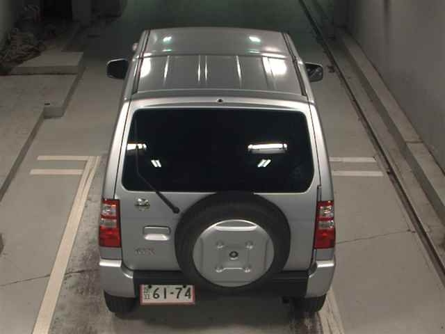 NISSAN KIX 2009