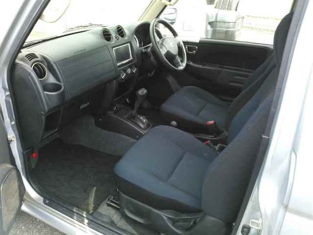 NISSAN KIX 2009