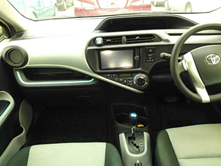 TOYOTA AQUA 2013