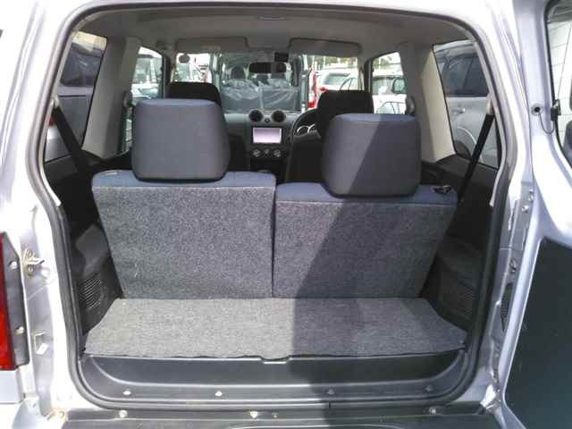 NISSAN KIX 2009