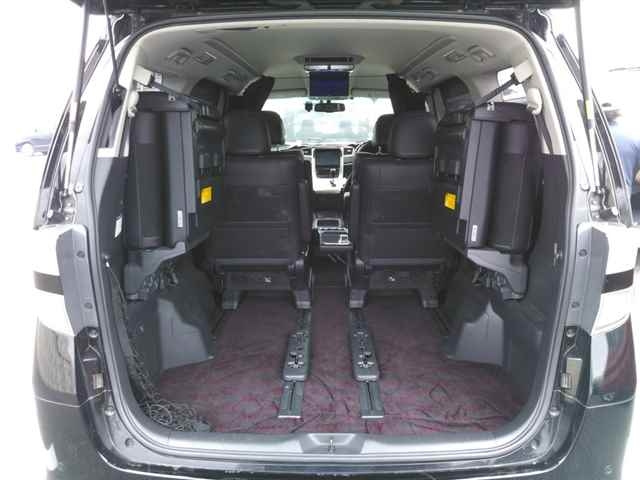 TOYOTA VELLFIRE 2013