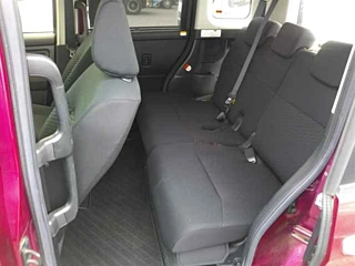 TOYOTA ROOMY 2017