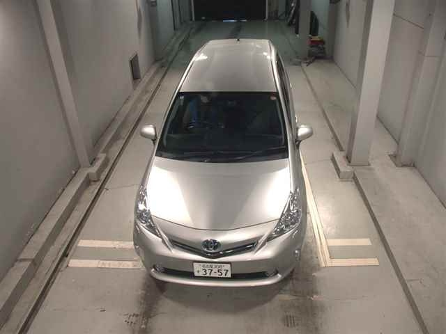 TOYOTA PRIUS ALPHA 2012